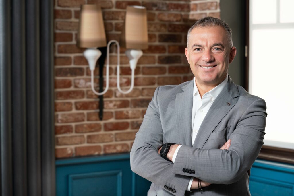 Grupul City Grill 2025: Investiții de 3 milioane de euro în modernizarea restaurantelor, digitalizare și leadership culinar. Dragoș Bercea devine Corporate Executive Chef și unifică viziunea culinară a portofoliului Grupului City Grill.