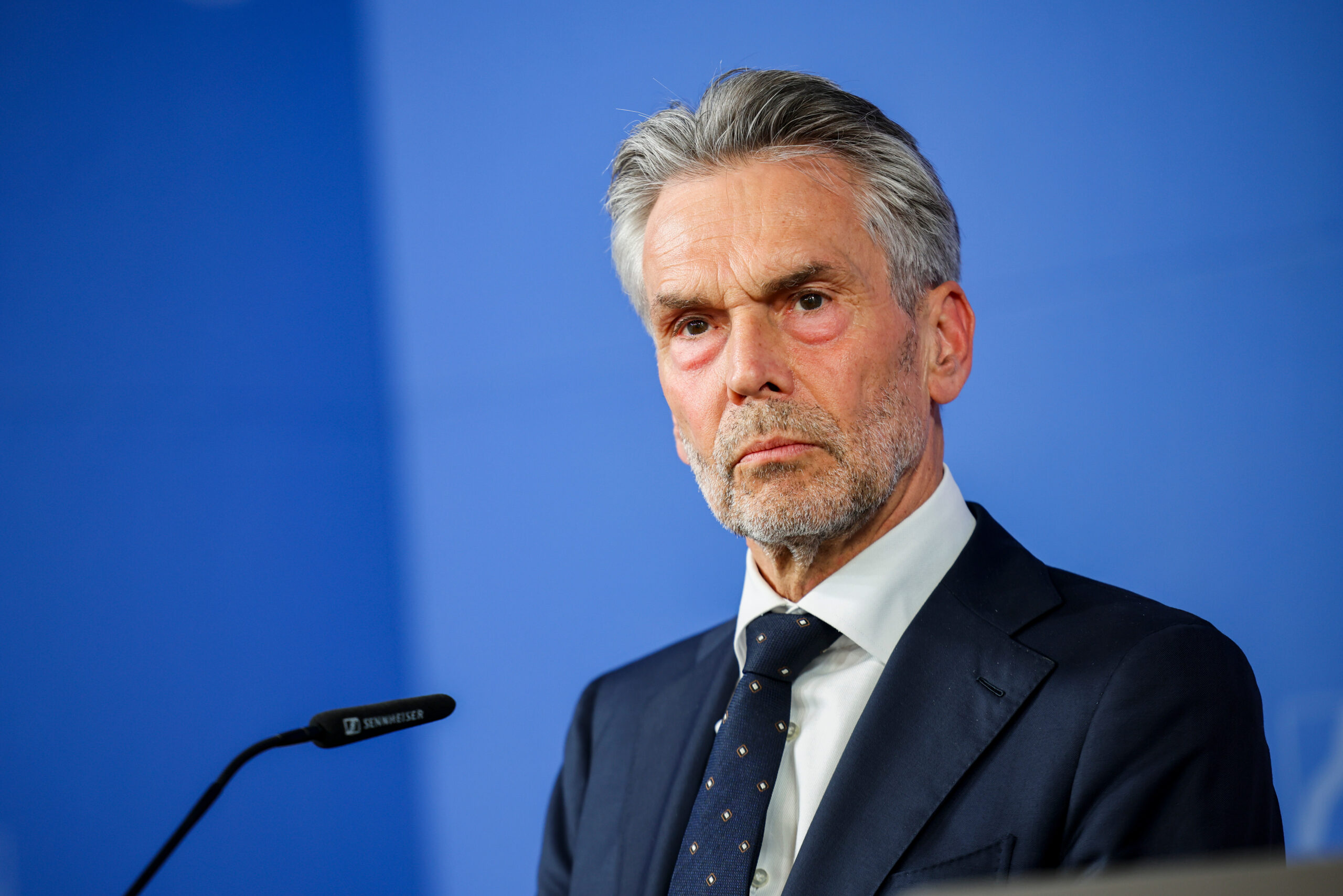 Premierul Olandei e în vizită în România și vizitează baza militară de la Câmpia Turzii împreună cu Ilie Bolojan Premierul Olandei e în vizită în România și vizitează baza militară de la Câmpia Turzii împreună cu Ilie Bolojan