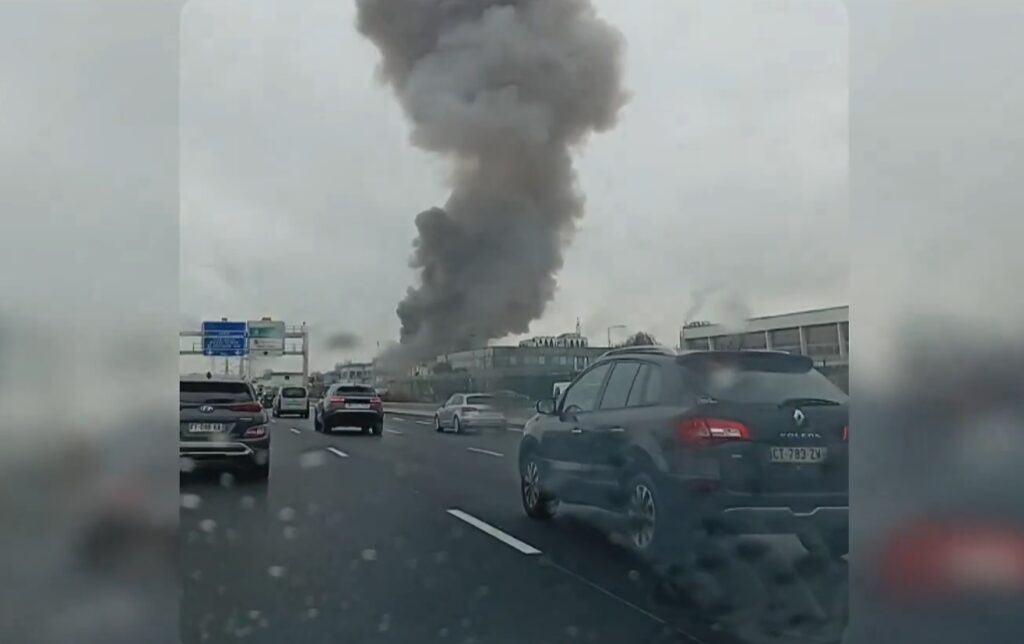 Explozie de hidrogen la un combinat chimic din apropiere de Lyon: 4 răniți, sute de mii de oameni în alertă