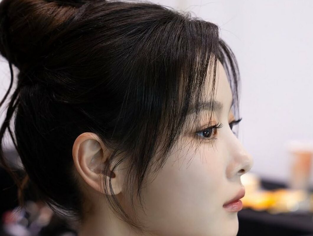 Poza pentru articolul Cum va arăta părul în 2026: finisaje elegante, tunsori precise și revenirea stilului clasic