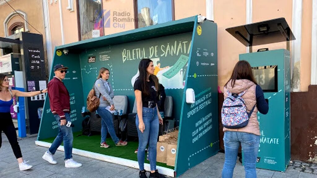 Far and Wide scrie despre orașul din România în care faci genuflexiuni și mergi gratis cu autobuzul