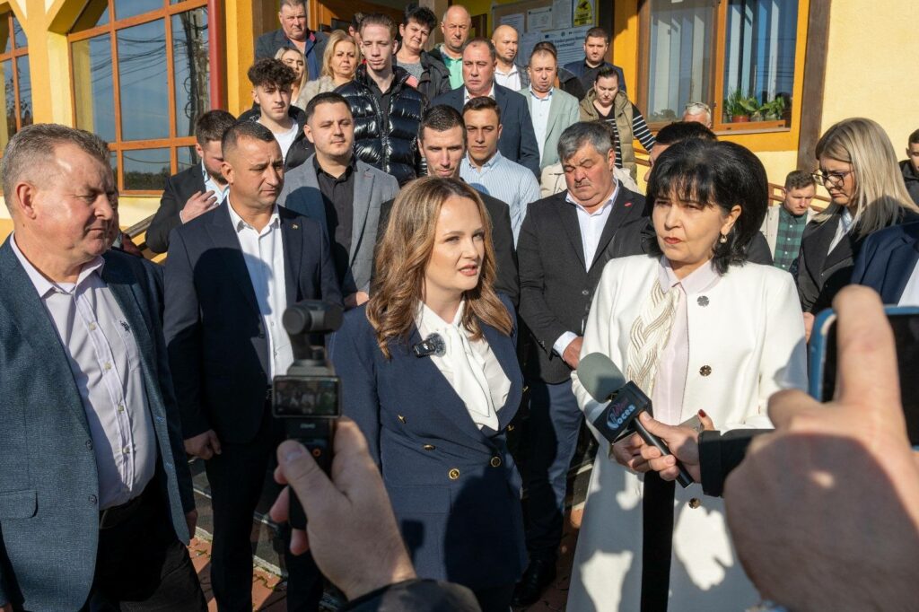 Situație incredibilă într-o comună din Botoșani: după tată și mamă, a venit rândul fiicei să conducă primăria