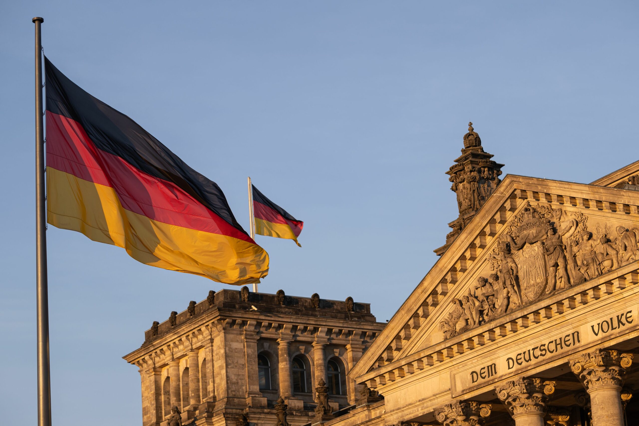Germania strânge cureaua: Zeci de mii de români în pericol