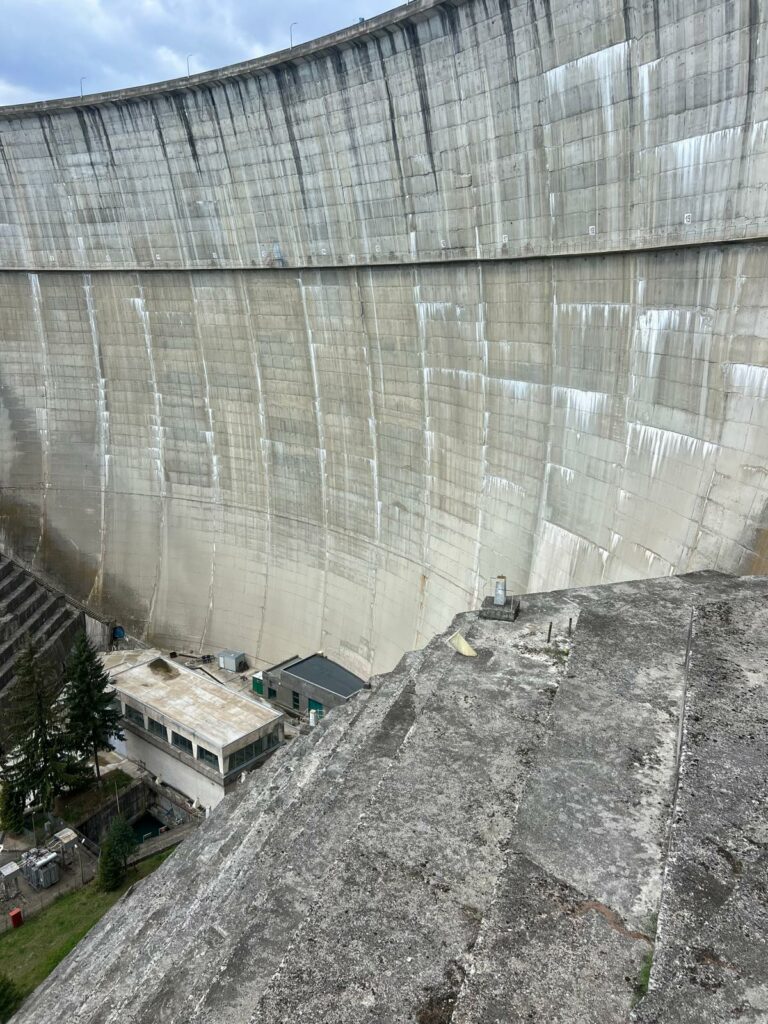 Apele Române: Lucrările hidrotehnice funcționează normal; umectările vizibile nu indică o avarie