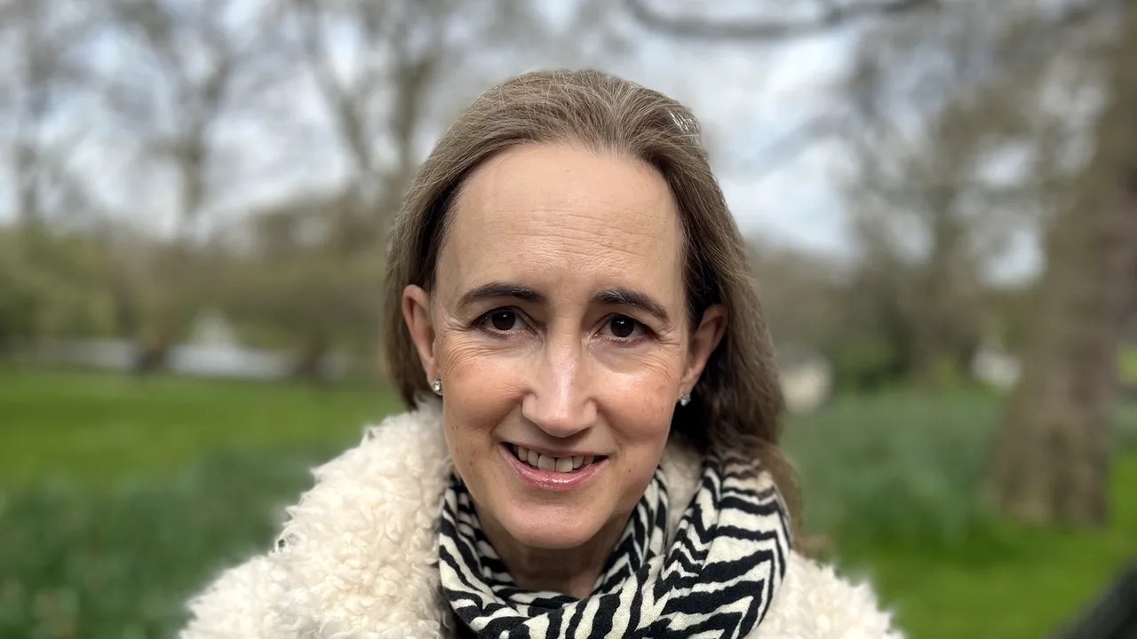 A murit Sophie Kinsella, autoarea seriei „Shopaholic”