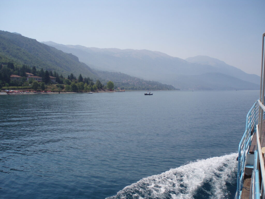 „Cel mai frumos loc de pe Pământ” – destinația europeană aproape lipsită de turiști, cu hoteluri de la 35 de euro pe noapte