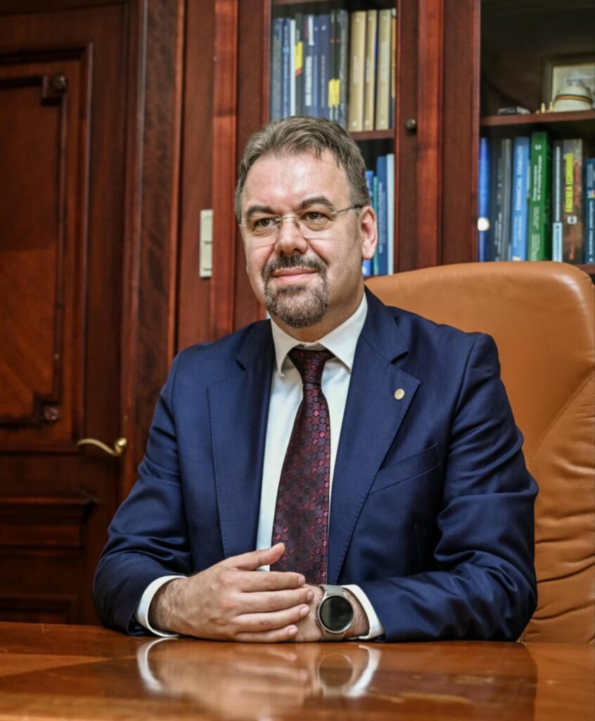 Avertisment BNR: Rate mai mari pentru români, dacă statul se împrumută tot mai scump