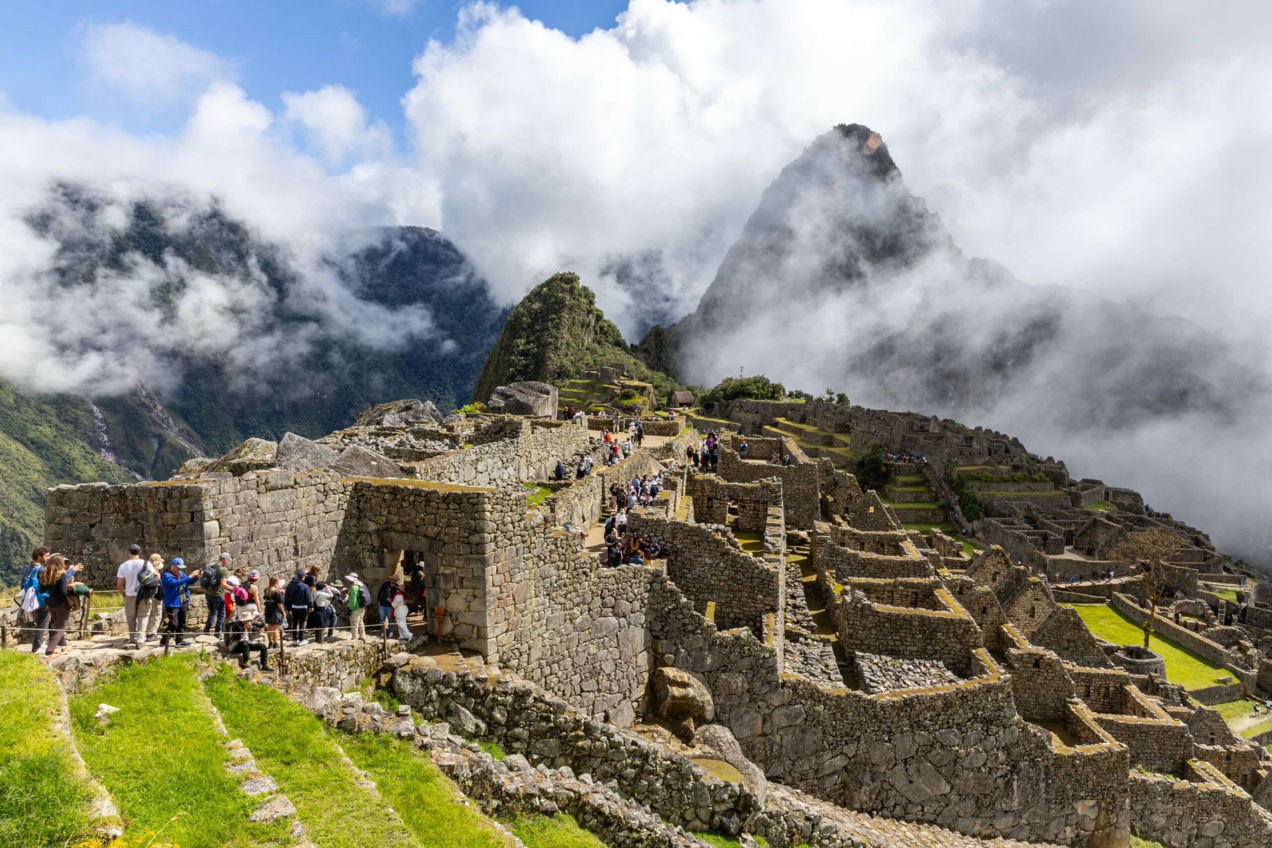 Poza pentru articolul Un mort și zeci de răniți în urma unui accident feroviar la Machu Picchu, în Peru
