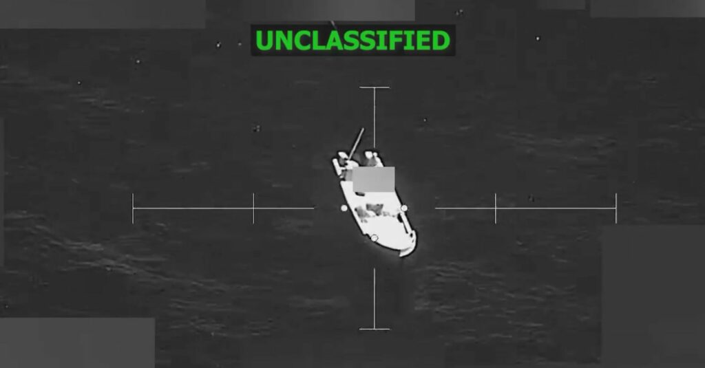 Opt persoane au fost ucise în noi atacuri americane asupra a trei nave în Pacific