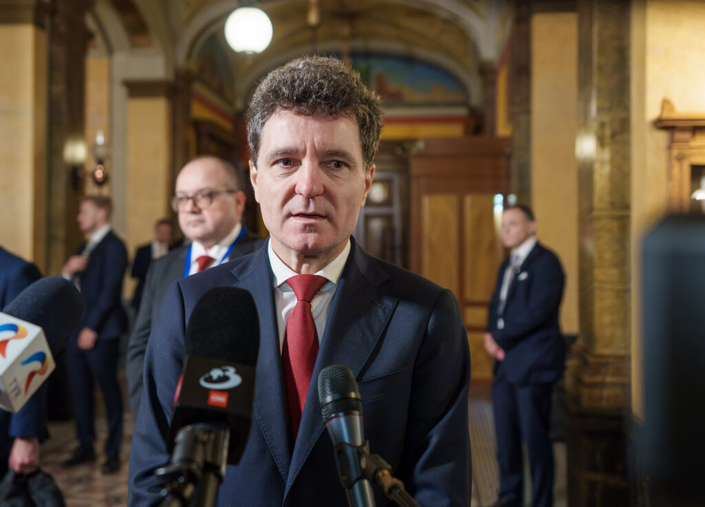 Nicușor Dan, după votul PSD la moțiunea împotriva ministrului Mediului: Nu e util ca partidele din coaliție să se atace între ele