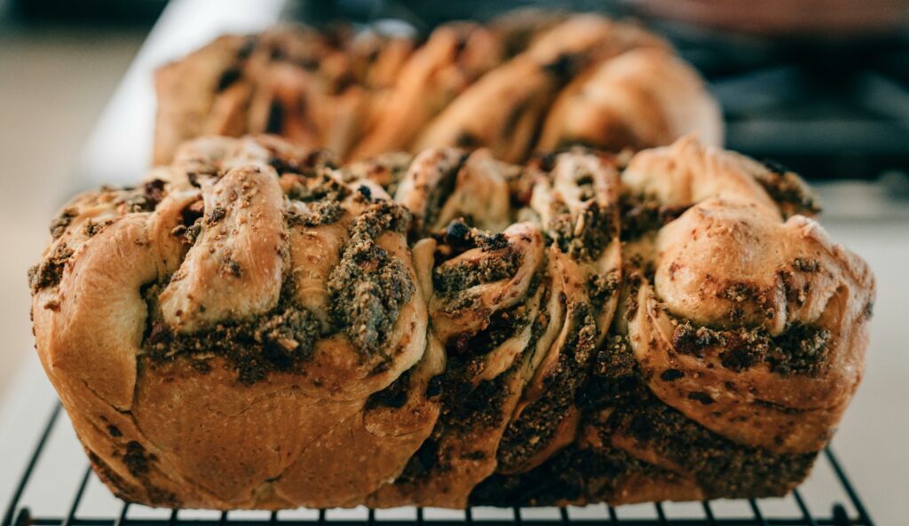 Rețeta tradițională de cozonac pufos pentru Paște. Desertul nelipsit de pe masa de sărbătoare