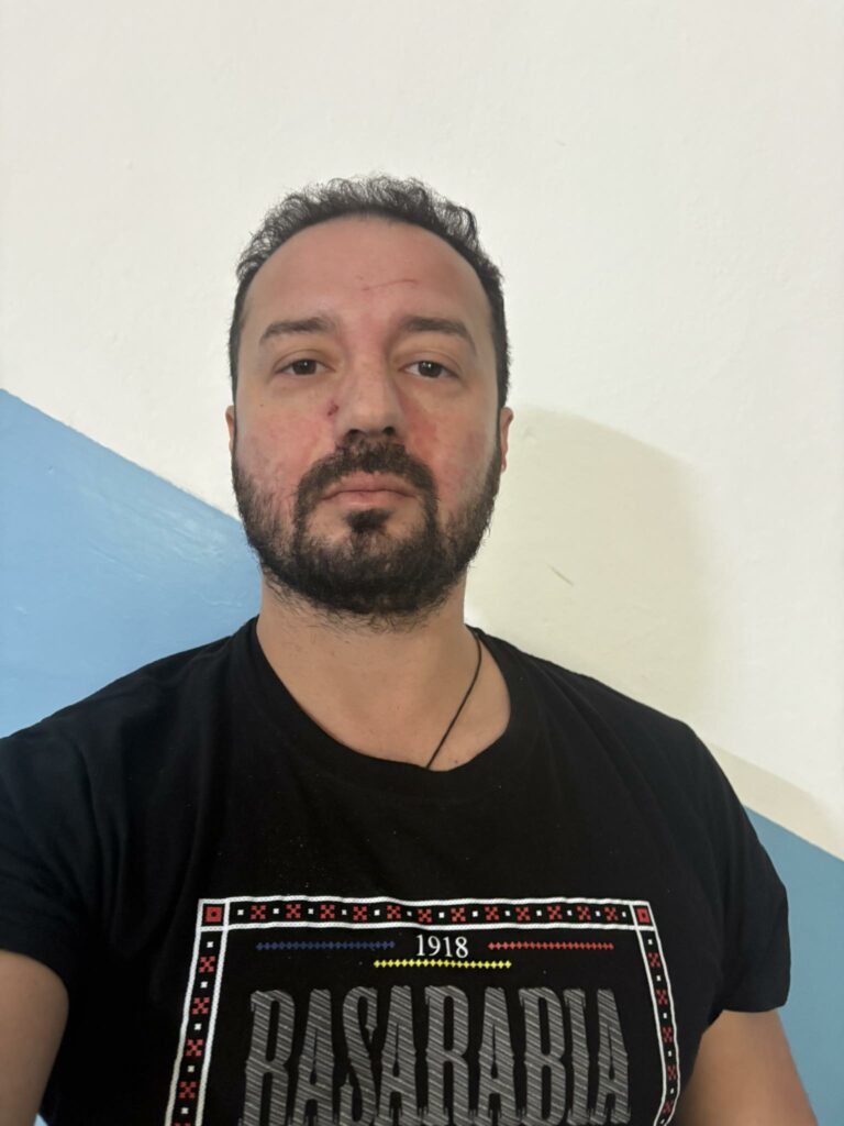 Protestatarul care l-a trimis pe Călin Georgescu la Moscova susține că a fost bătut și lovit