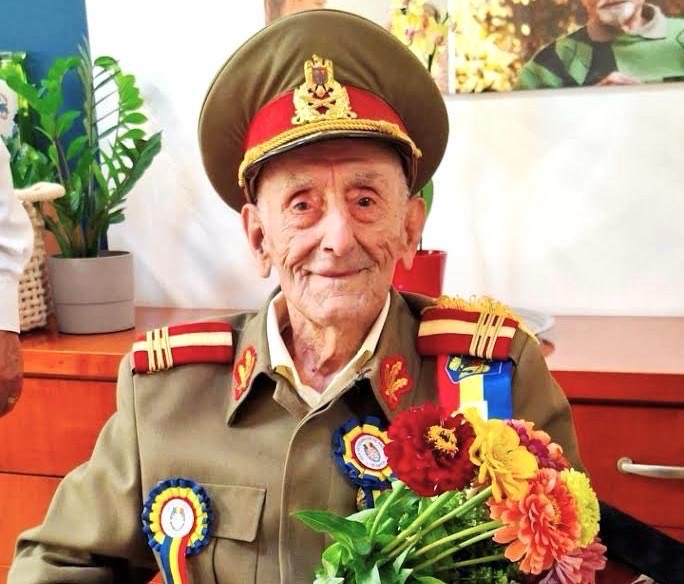 Veteranul de război Ion Vasile Banu a fost decorat cu Ordinul Virtutea Militară în grad de Cavaler