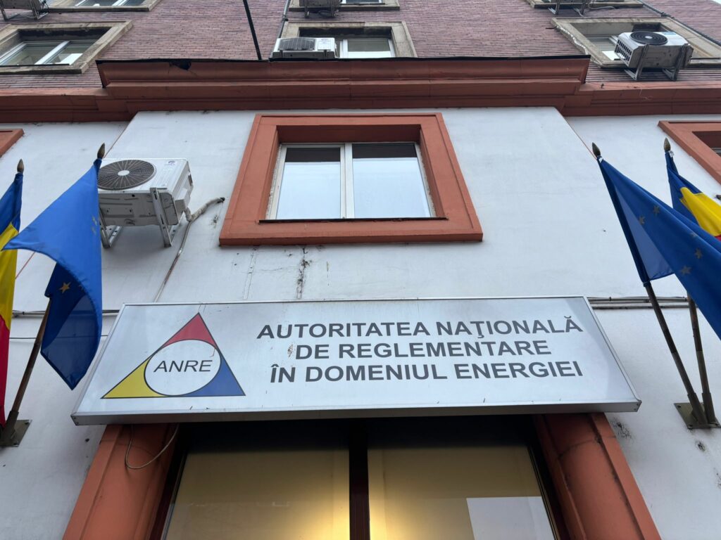 Taxa pe stâlp mărește factura la energie. Cât este ponderea în tarifele aprobare de ANRE