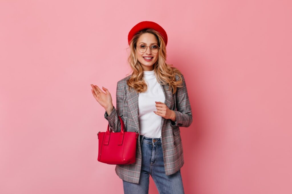 De la podium la garderobă – ținute la modă pentru femei moderne (P)