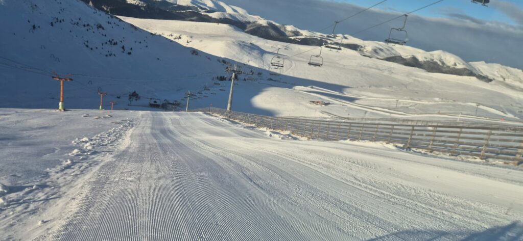 Probleme pe domeniul schiabil Sinaia din cauza gerului extrem. Minus 25 de grade în Bucegi