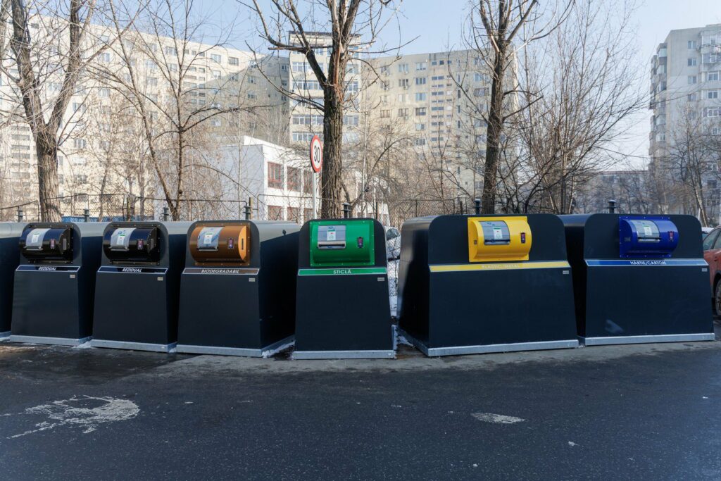 Firmele private cheltuiesc de două mai mult decât administrația centrală și locală pentru protecția mediului