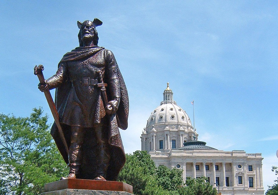 Fost premier român, ironii la adresa lui Donald Trump: Singurul argument pentru Groenlanda e culoarea părului, ca a lui Erik cel Roșu