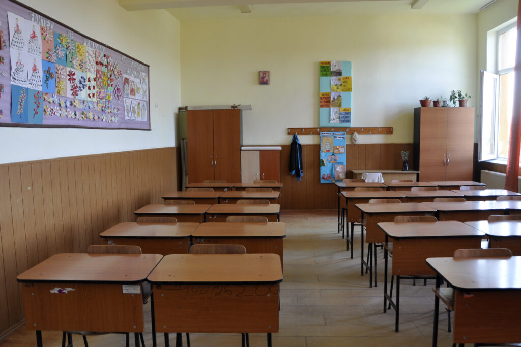 Cursuri mutate online în mai multe județe din cauza vremii