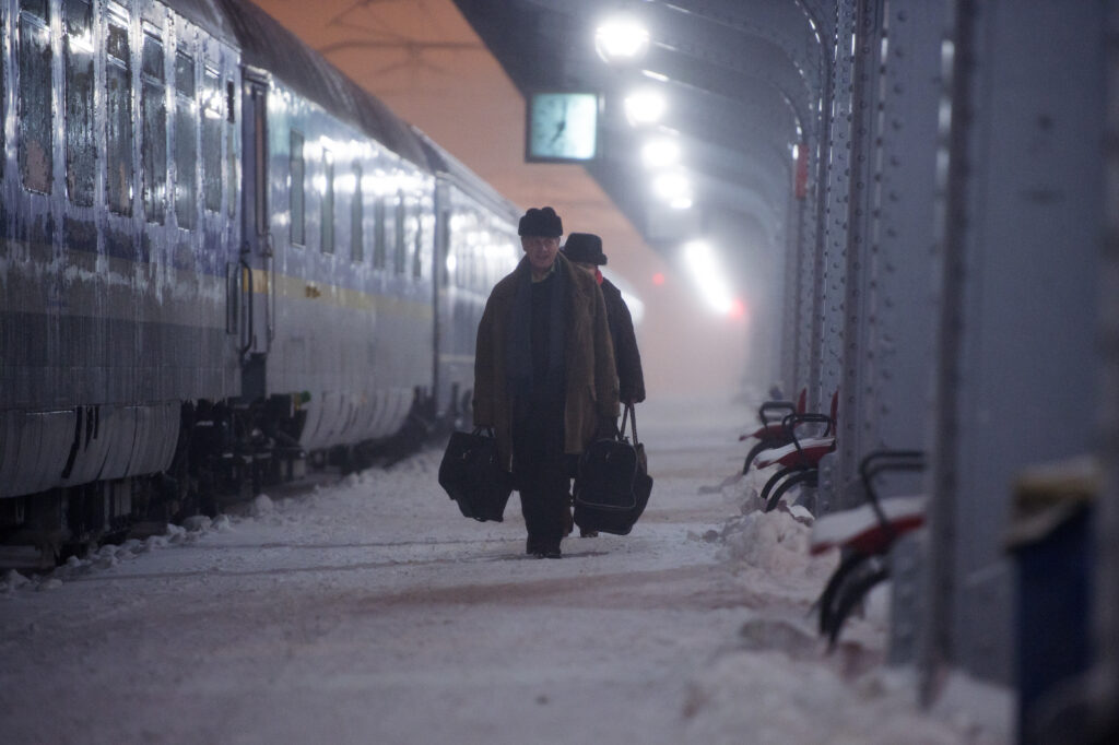 CFR Călători: Circulația se desfășoară în condiții normale de iarnă. Nu sunt linii feroviare închise