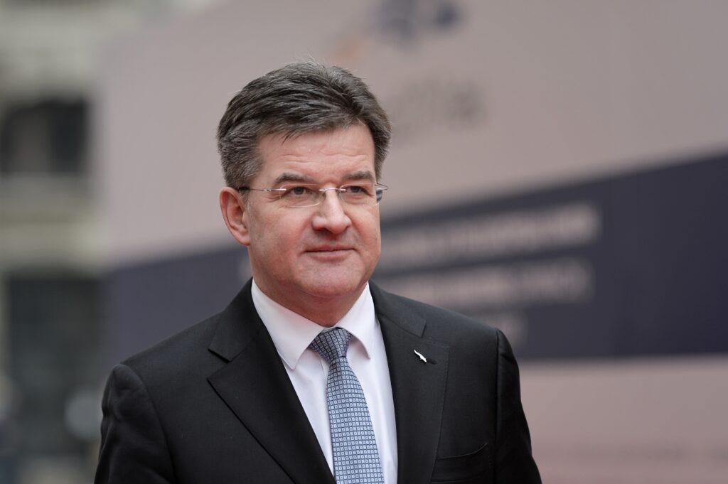 Un oficial guvernamental slovac și-a dat demisia după apariția numelui său în documentele Epstein