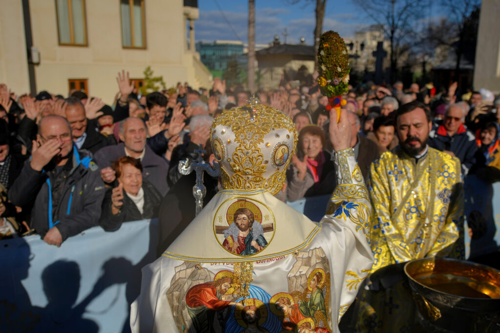 Crăciun pe stil vechi la românii din jurul granițelor. Unde se sărbătorește Nașterea Domnului pe 7 ianuarie