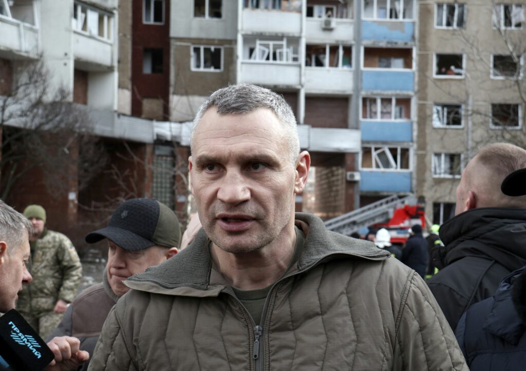 Primarul Kievului îndeamnă locuitorii să „părăsească temporar orașul”, în contextul în care Rusia vizează infrastructura critică