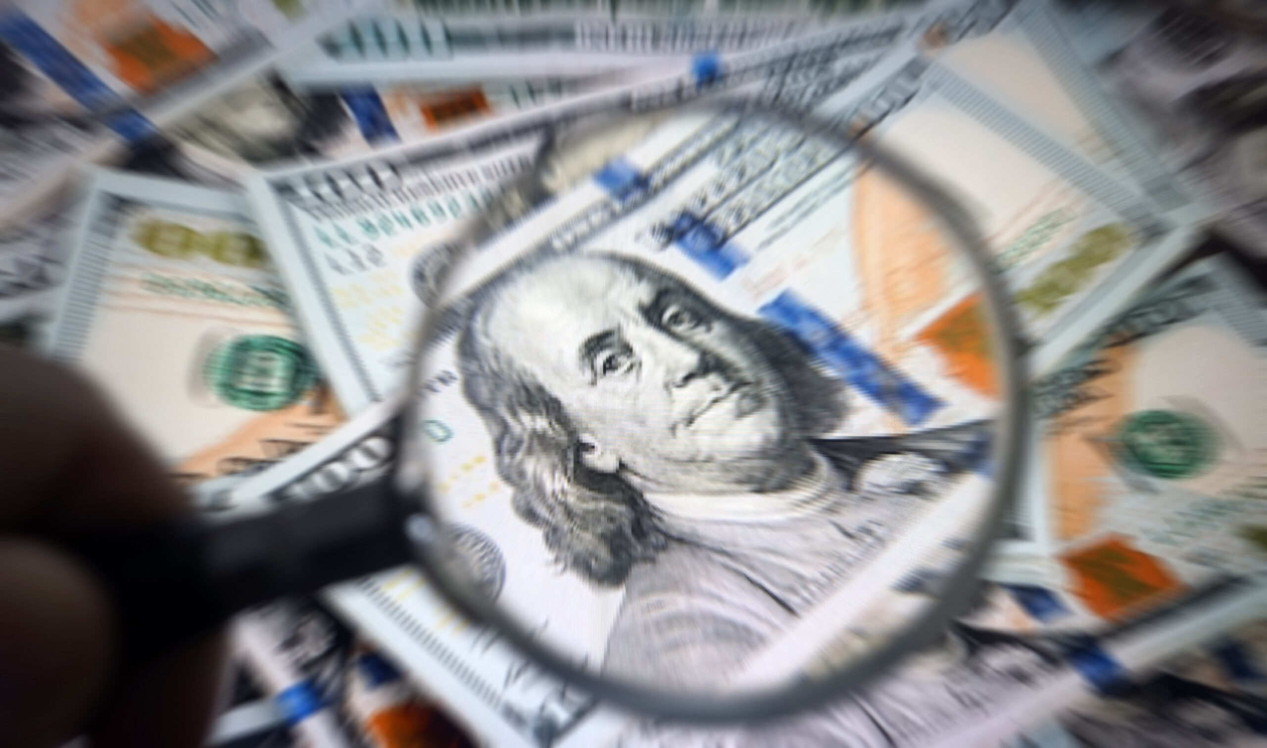 Poza pentru articolul Trump spune că nu este îngrijorat de scăderea dolarului: „cred că este grozav”