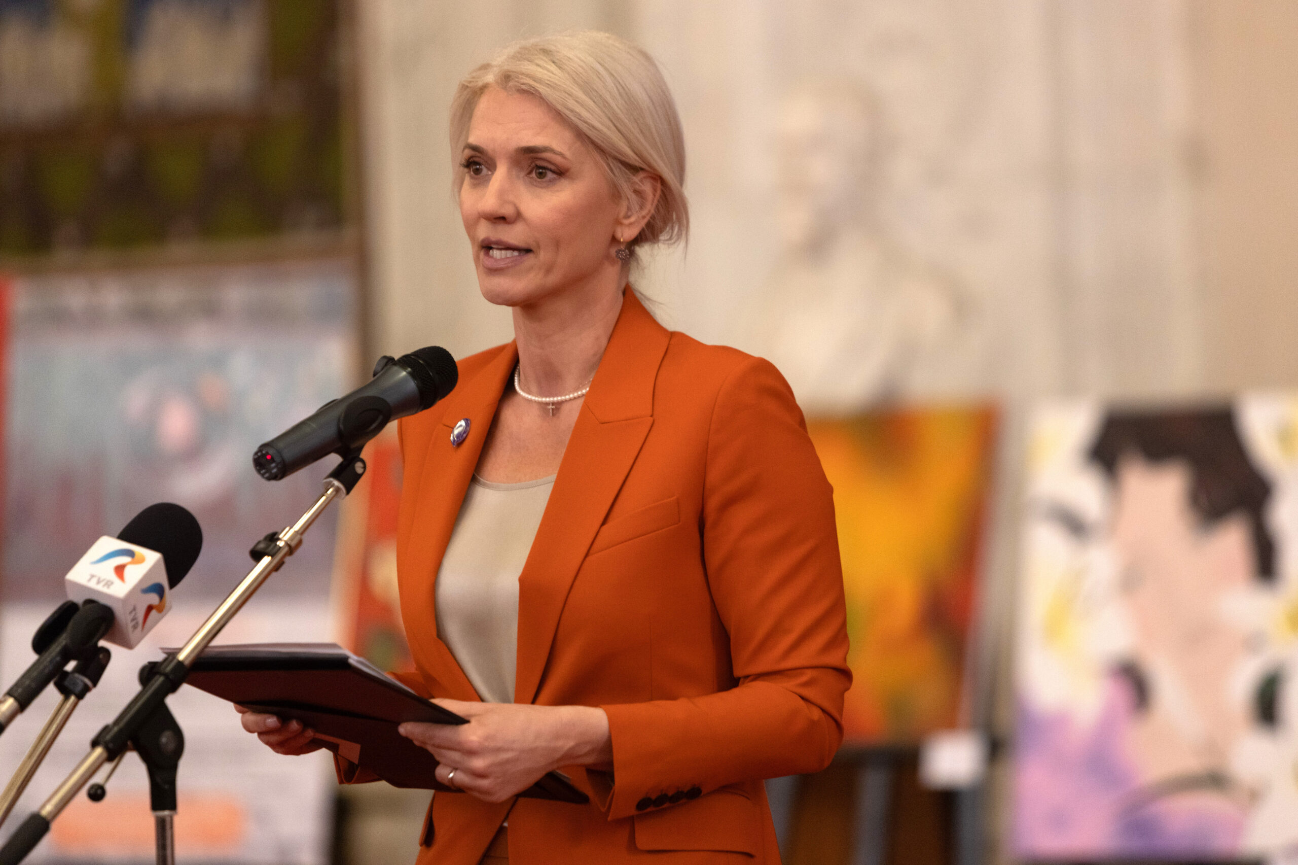 Alina Gorghiu: Prefectura Argeș, răspuns cu documente