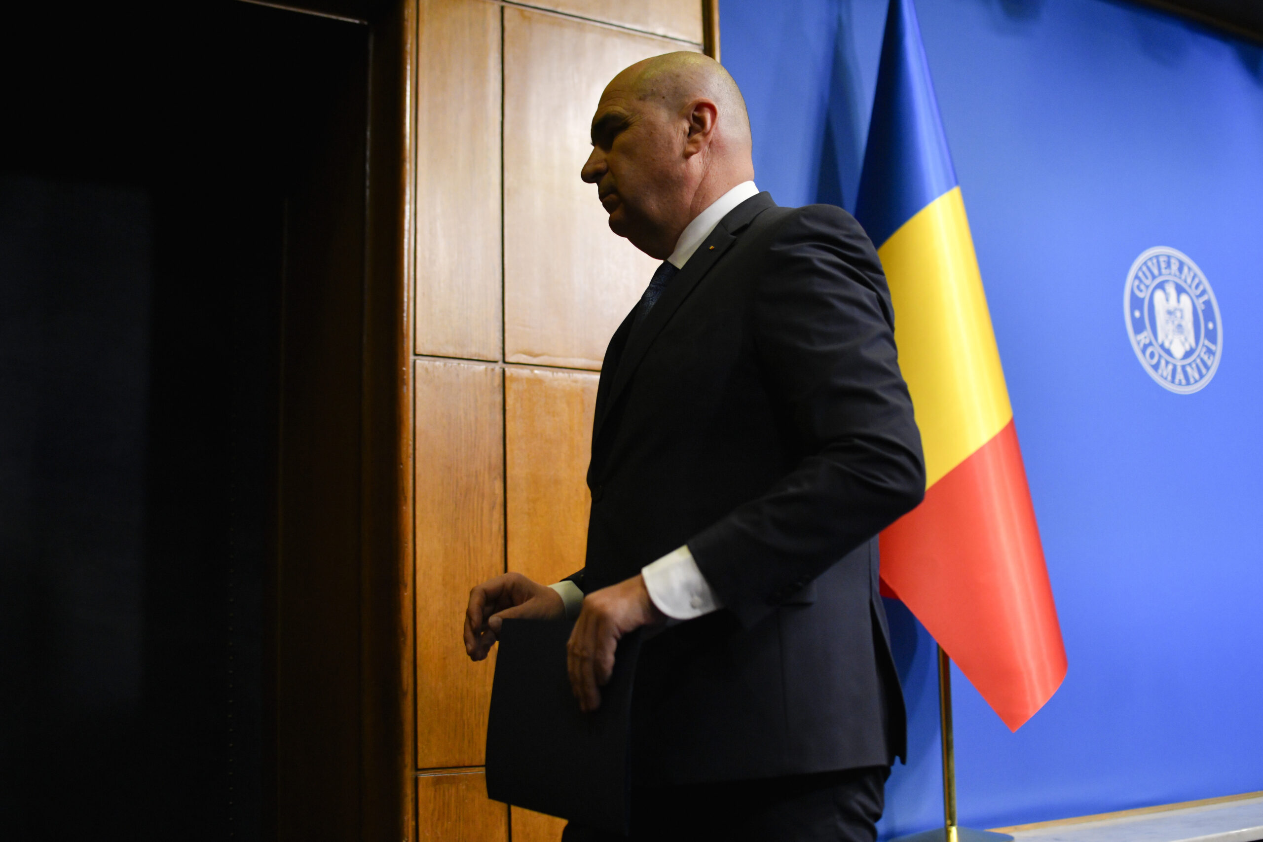 Poza pentru articolul Dacă Bolojan este demis prin moțiune nu mai poate fi desemnat premier. Precedentul CCR Orban