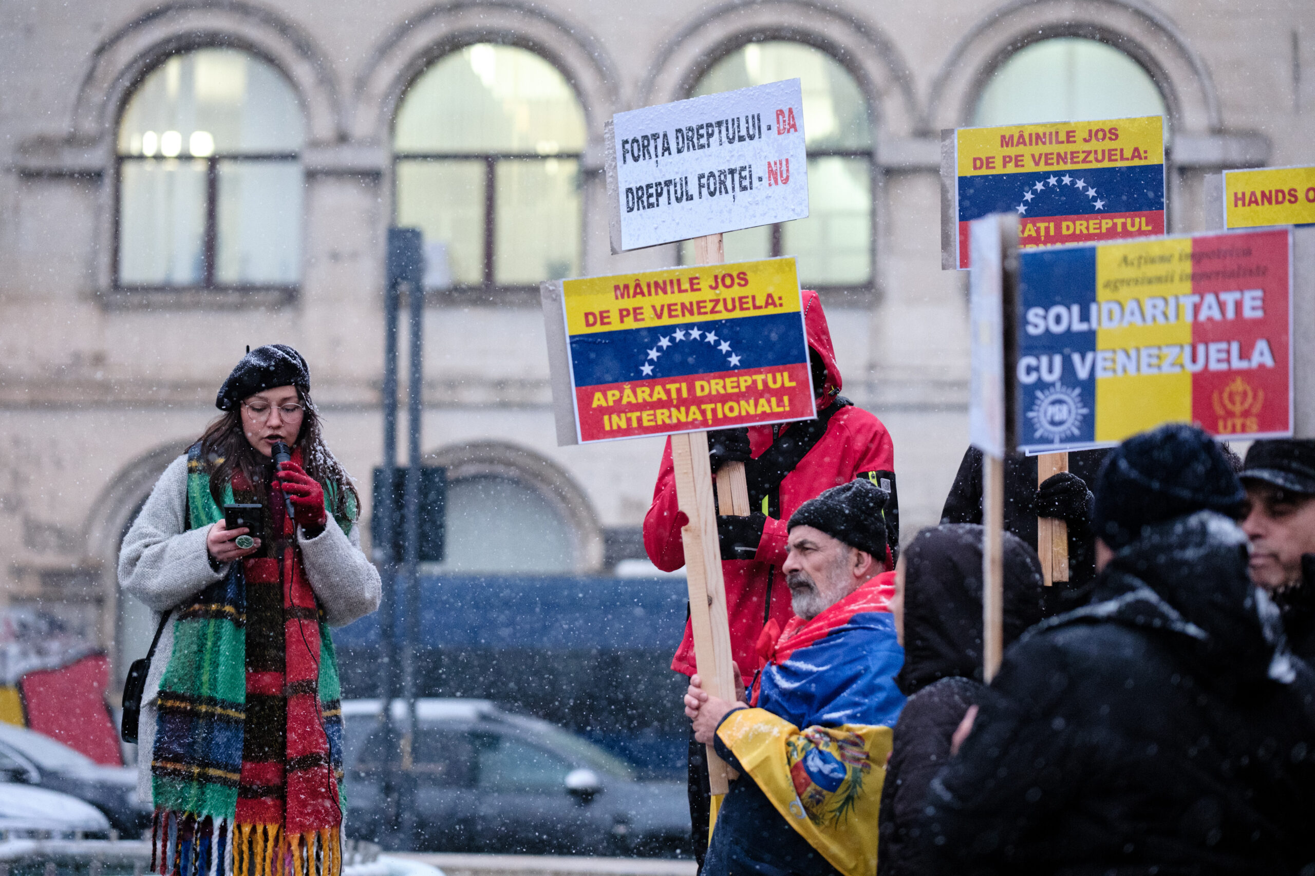 Fiica Elenei Lasconi protestează pentru Venezuela