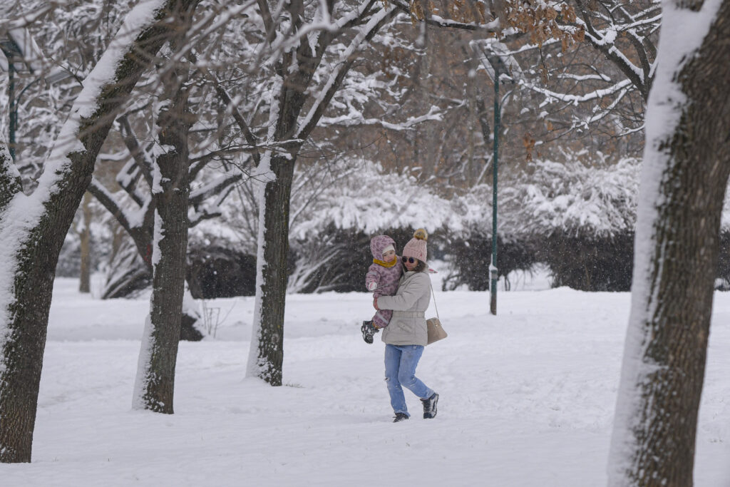Cum ne putem proteja de frig? Recomandările Ministerului Sănătății
