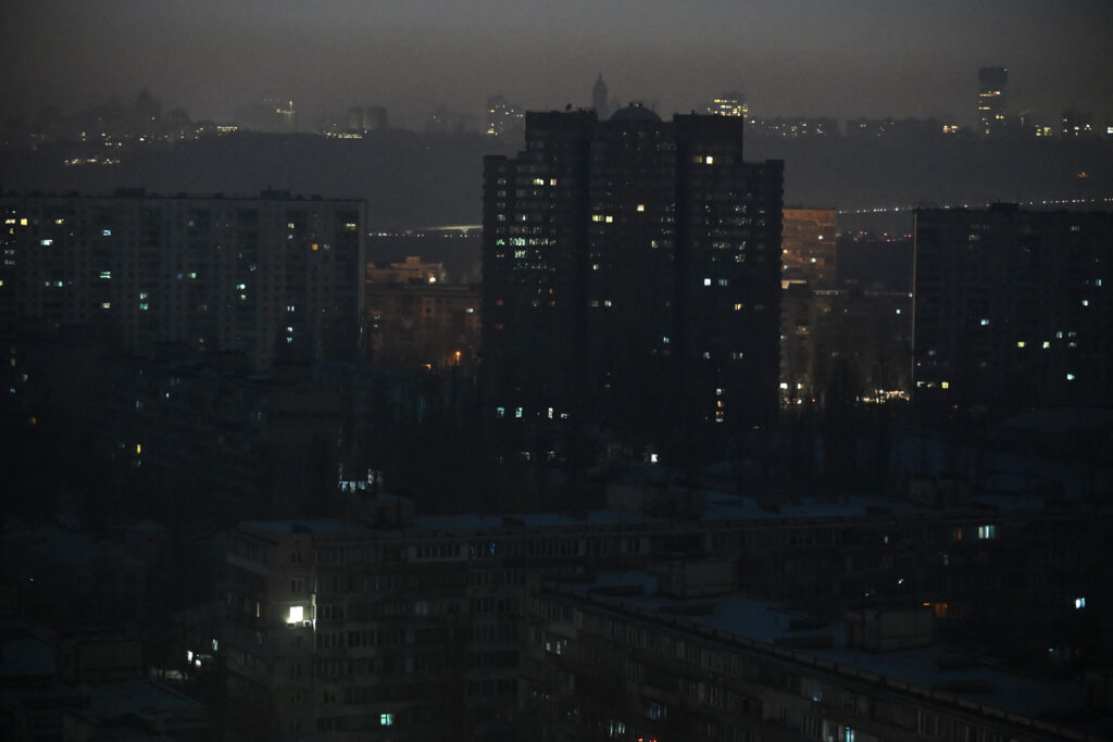 Atacul rusesc asupra Kievului a lăsat 1.330 de clădiri fără încălzire, afirmă primarul