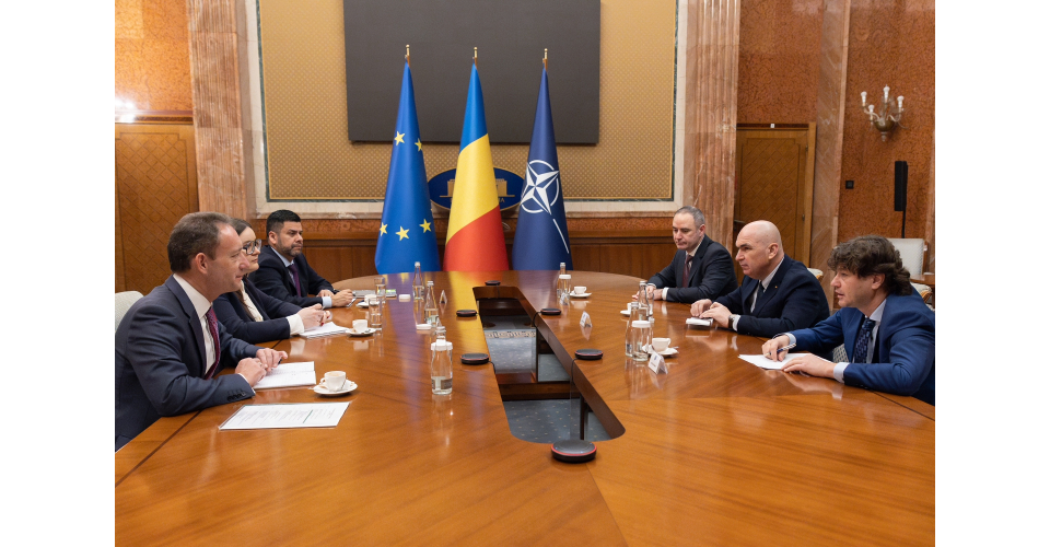 Bolojan, discuții cu agenția Fitch despre stabilitatea fiscală și controlul cheltuielilor publice