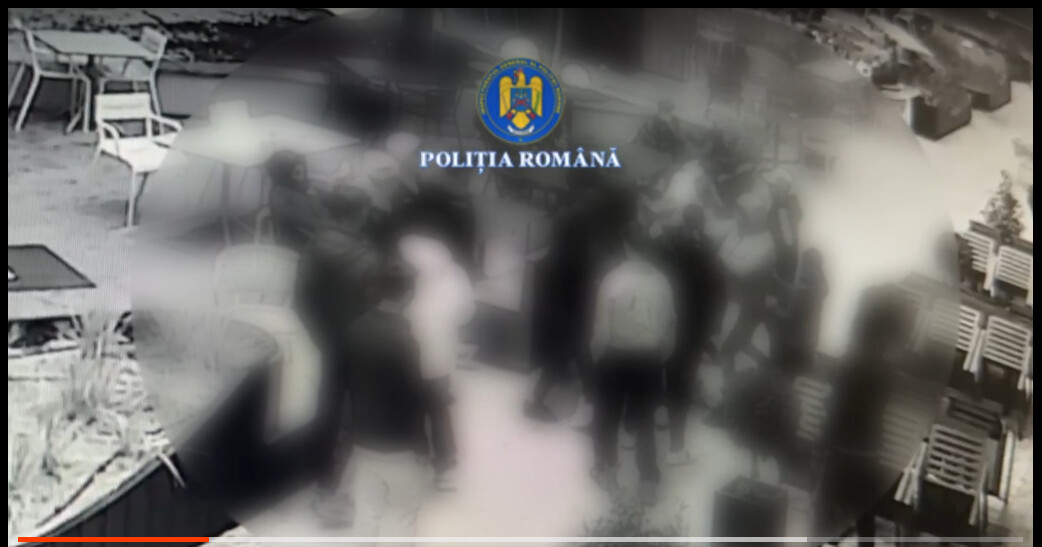 11 tineri au fost reținuți după ce s-au luat la bătaie în mall / Un băiat de 16 ani avea la el un cuțit