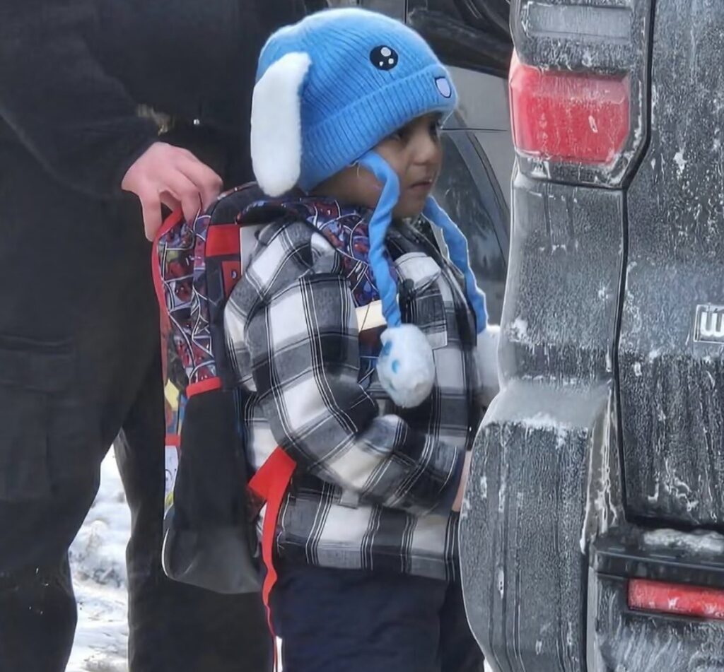 Absurd în SUA: Momentul în care un băiat de 5 ani și o fată de 15 ani sunt reținuți de agenții de la Imigrări