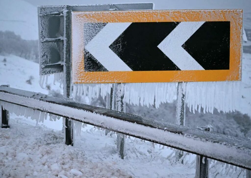 Mai multe drumuri din Bulgaria, închise temporar din cauza zăpezii