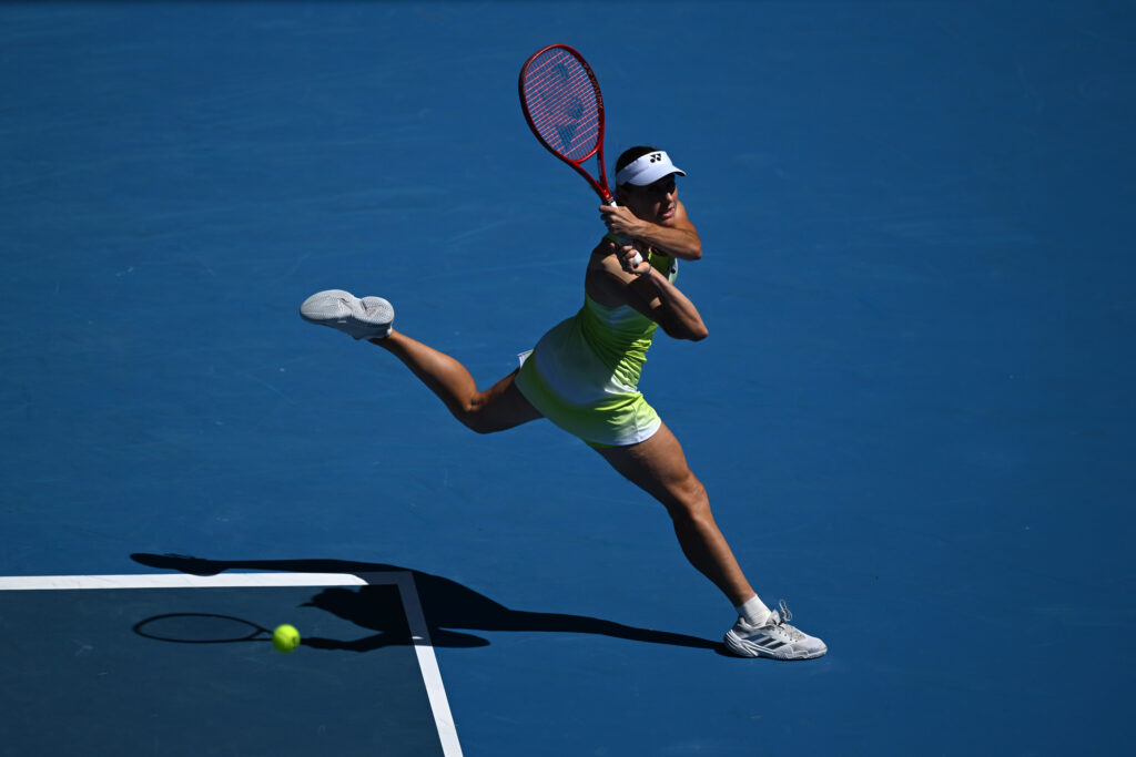 Elena Rybakina o învinge clar pe Elise Mertens și se califică în sferturile Australian Open