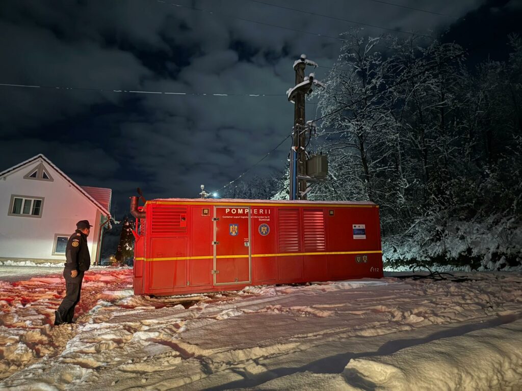 15.000 de oameni din Alba nu au încă energie electrică din cauza ninsorilor