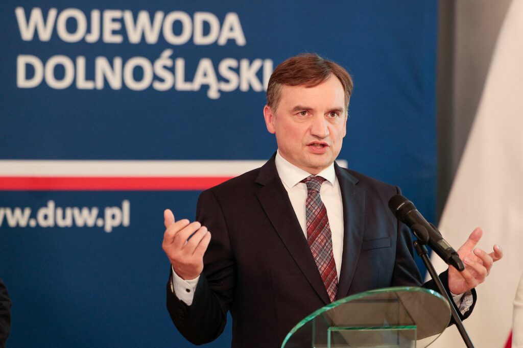 Fostul ministru al Justiției din Polonia, Zbigniew Ziobro, a primit azil în Ungaria