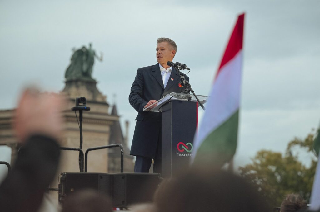 Opoziția din Ungaria își menține avantajul în sondaje, cu sprijin puternic din partea tinerilor