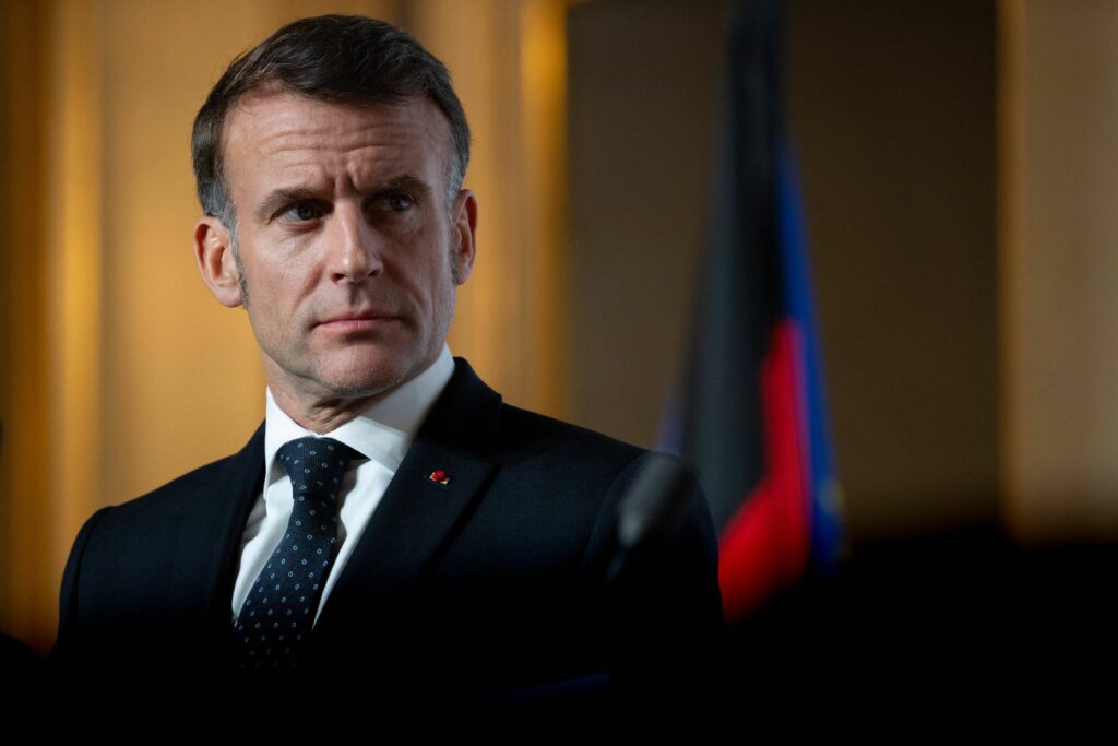 Macron justifică creșterea cheltuielilor militare franceze: „Trebuie să fim temuți”