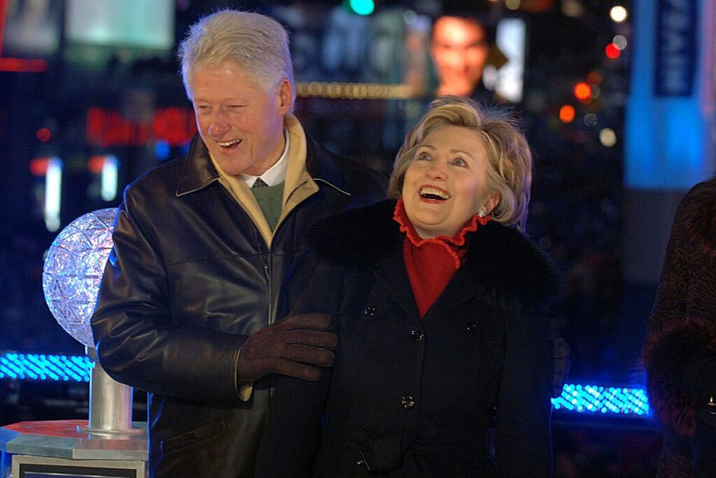 Hillary și Bill Clinton riscă acuzații de sfidare a Congresului după ce au refuzat să fie audiați în ancheta Epstein