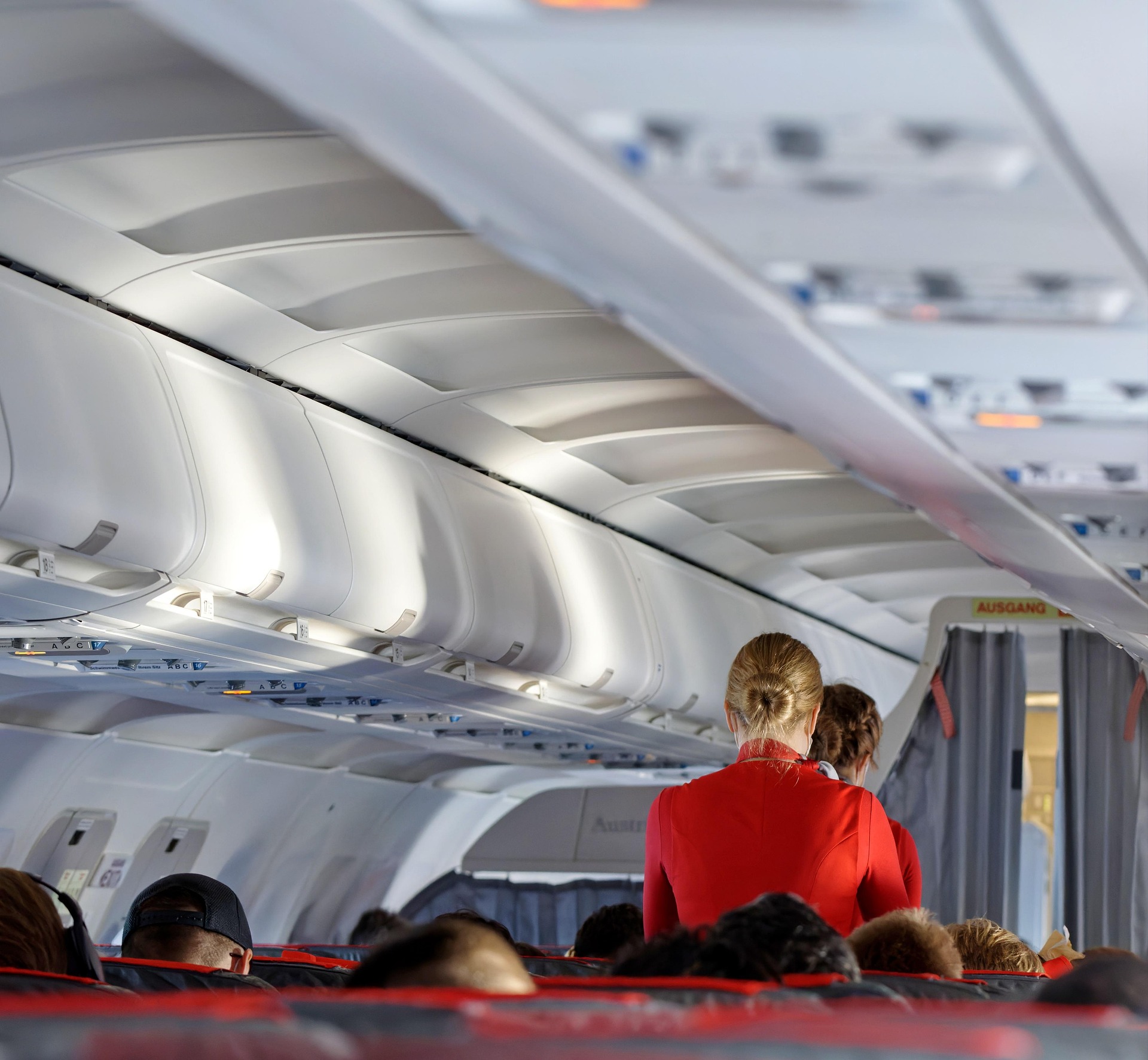 Spirit Airlines își suspendă zborurile, prima companie americană care se închide în 25 de ani, pe fondul dublării prețului kerosenului — image 1