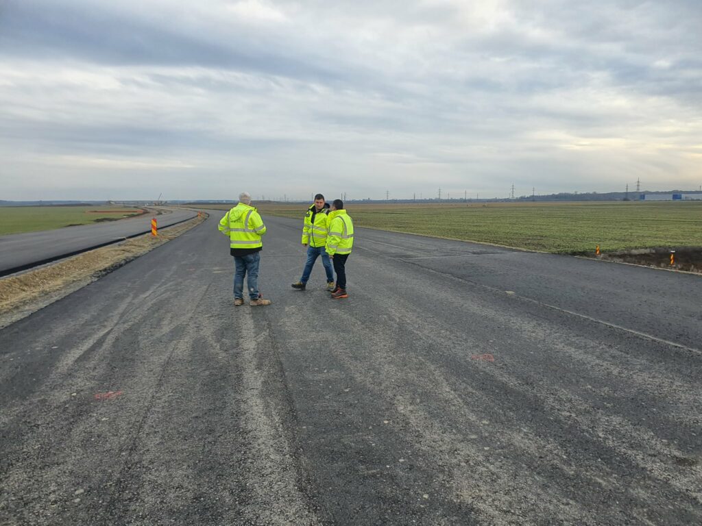 Iarna a lovit șantierele Autostrăzii Bucureștiului. Ce se întâmplă acum pe Lotul 3 Nord al A0