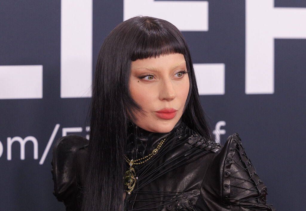 A început cursa pentru Premiile Grammy