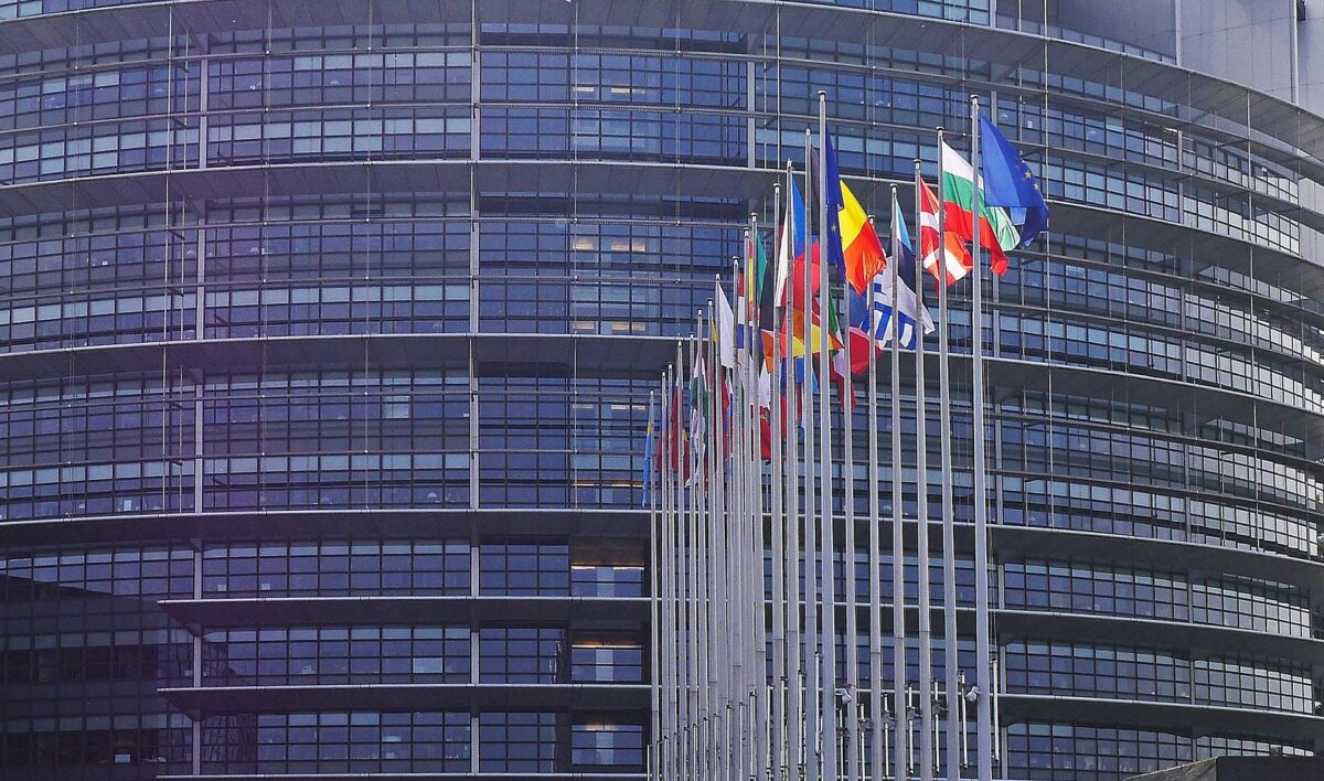 UE suspendă acordul comercial cu SUA după amenințări