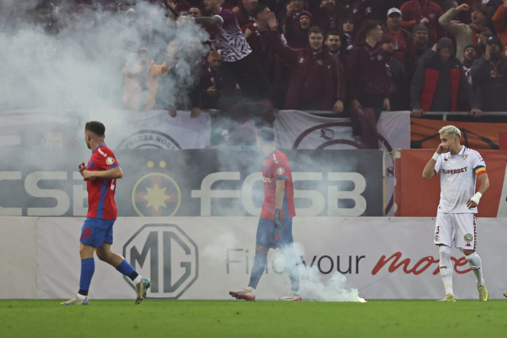 Rapid București, amendată cu aproape 40.000 de lei după incidentele de la derbiul cu FCSB