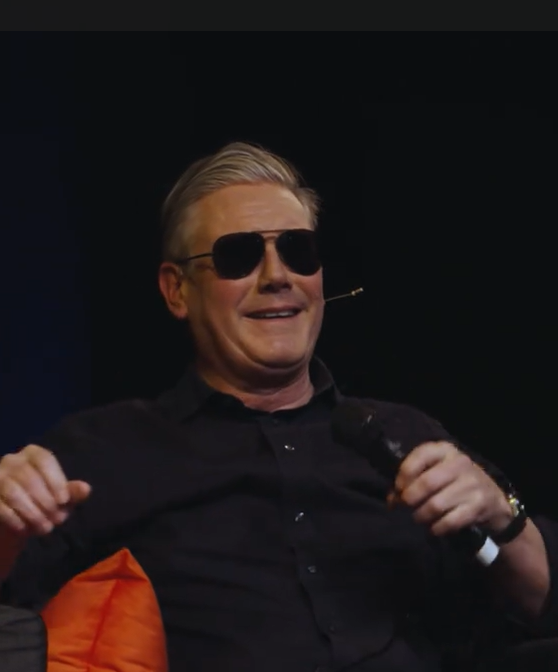 Starmer îl ironizează pe Macron: a apărut la un eveniment cu ochelari de soare spunând „Bonjour”