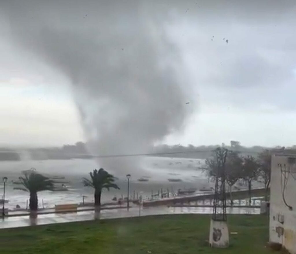 „Kristin” a ajuns în Spania: rafale de peste 120 km/h, aeroporturi, drumuri și trenuri blocate